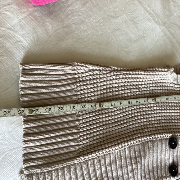 Michael Kors chunky knit tan sweater vest - machine washable. - sz LG - Picture 9 of 14